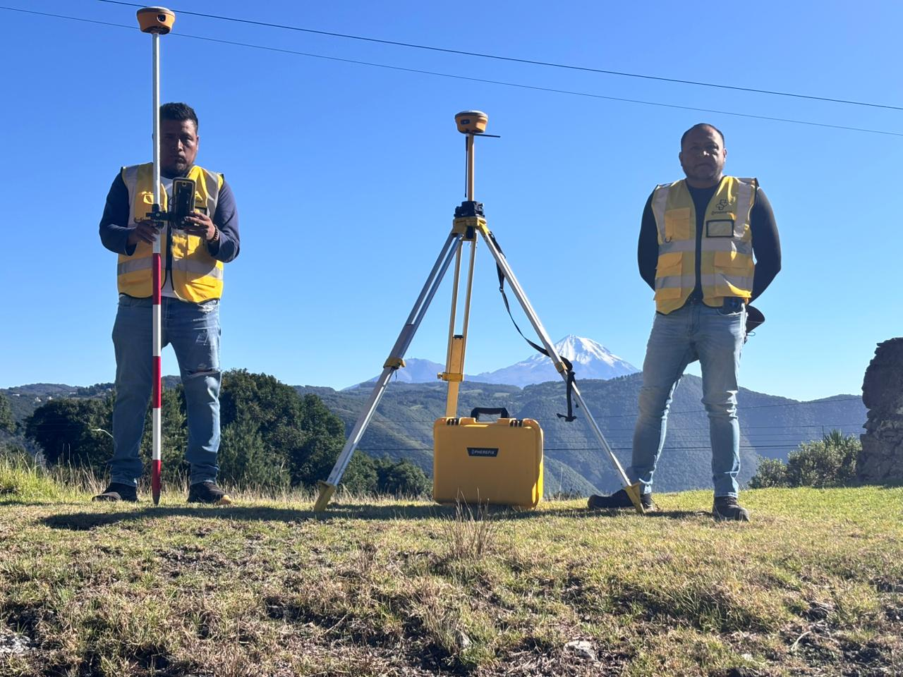 Spherefix SP30 dual-camera RTK GNSS receiver used on a construction survey site