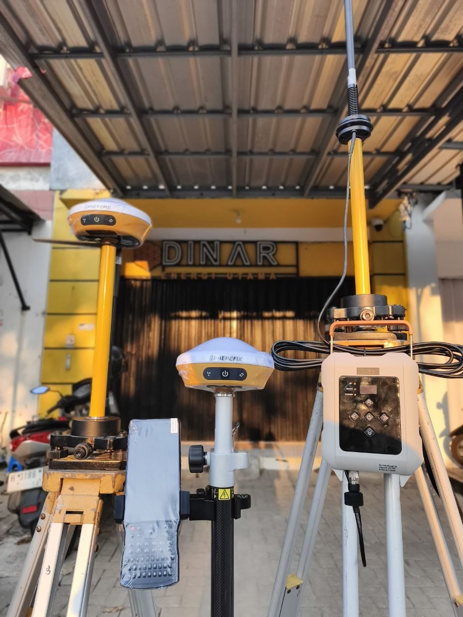 Spherefix GNSS receivers, controller and radio equipment prepared by a customer in Indonesia