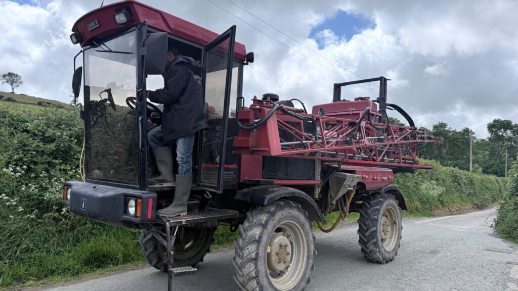 Self-propelled agricultural sprayer in the United Kingdom, shown in a Spherefix SAG10 customer-return image